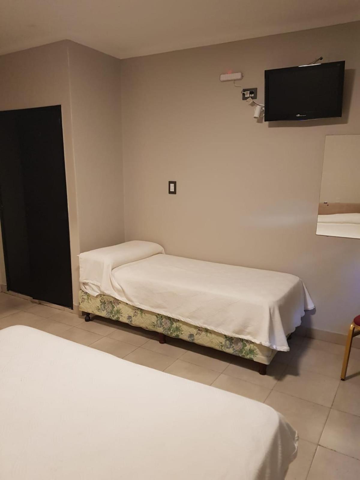 Hotel Marilian II Salta Ngoại thất bức ảnh